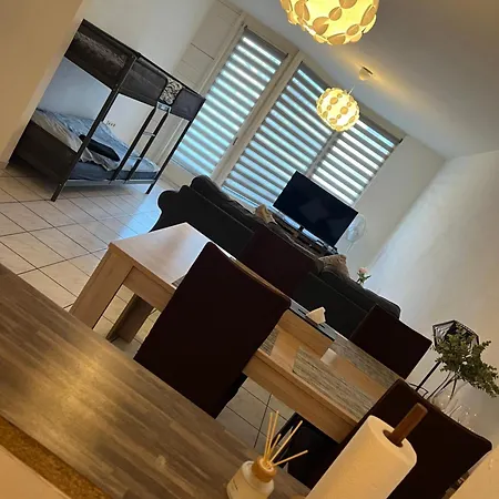 Apartment Zwei Kueche Bad Aufzug